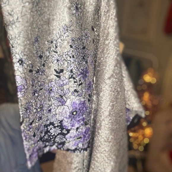 Elegant Silver and Purple Brocade Mandarin style Jacket Size XL longline floral - Picture 4 of 9